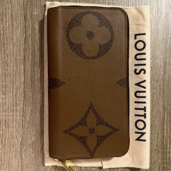 LV Zippy Wallet - Picture 3 of 3